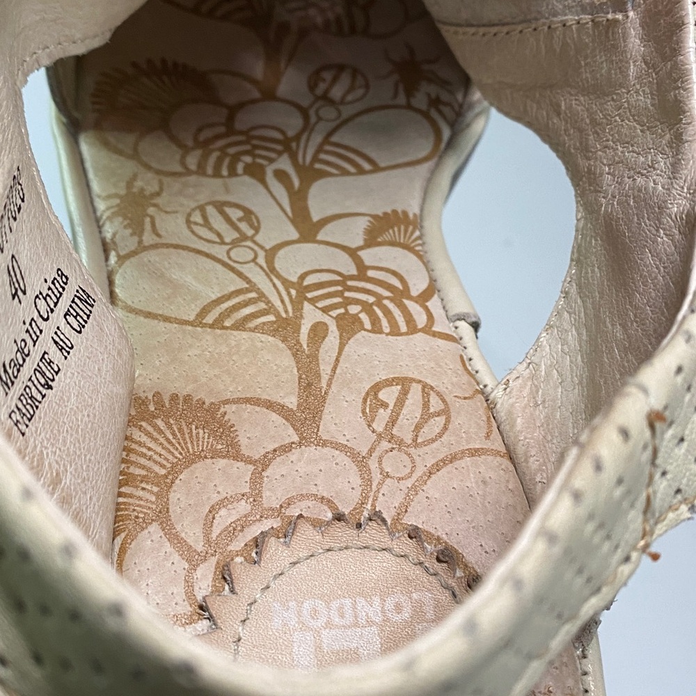 Fly London Wedge Leather Sandals Size 9 Cream Cut Out Perforated Lace Ups - Picture 10 of 16